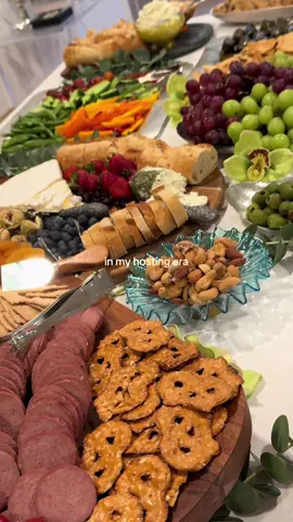 Hosted two summer soirées in the month of May, already planning the rest of my year haha  #hosting #hostingideas #dinnerparty #soiree #summerparties #charcuterie #partyfood #partybites #mocktails #drinkghia @drinkghia 