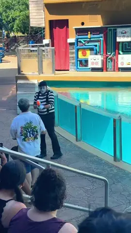 Soo Funny #lol #robthemime #totanthemime #robtheseaworldmime #mime #seaworldmime #funartist #thebestofrob #bestreactionprank #funvibes #totanthemime #foryou #fyp #foryoupage #funny 