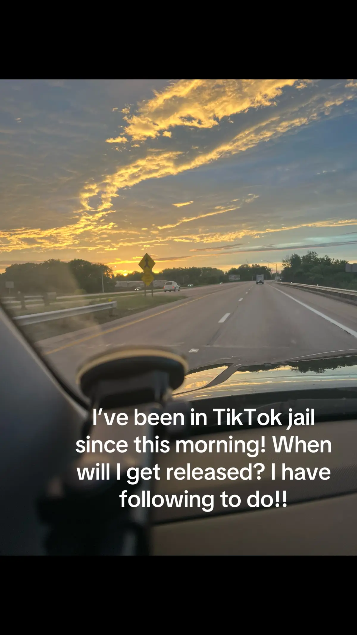 #MomsofTikTok 