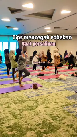 Ini loh beberapa tips yang mom bsa kerjakan dengan keberhasilan yang tinggi . . Jangan lupa tetap yoga hamil, senam hamil dll Ada lagi yang mau nambahin tips di atas #periniummassage  #pijatperinium  #pijatperiniumsamaahli #induksialamiwithbidan #melahirakantanparobekan #melahirkantanparobekan  #melahirkannyaman 