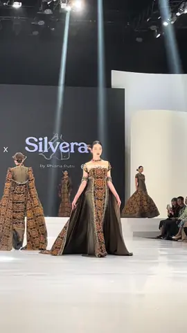 #flks #showyourfreestyle #foryoupage #foryourpage #fyp #fypシ #fypage #fypシ゚viral #fypdongggggggg #fyppppppppppppppppppppppp #fypp #fypdong #ifw #indonesiafashionweek #ifw2024 #indonesiafashionweek2024 @Indonesia Fashion Week #silvera #rhianaputri #ngawi #batik #bajubatik #pesonaindonesia @Pesona Indonesia #wonderfulindonesia @Wonderful Indonesia 
