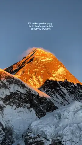 mt. everest at sunset. mind freakin blown. #selflove #mindset #mounteverest 