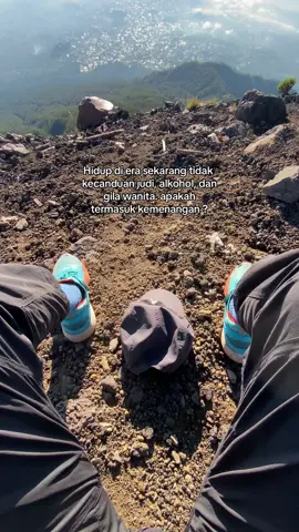 Tim kalo lagi capek larinya ke gunung 😅 #pendaki #pendakigunung #gunung #zxycba #xyzba #pendakiindonesia #4u 