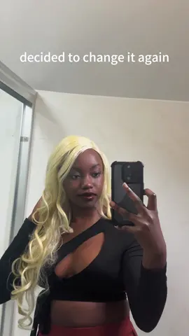 Little experiment on wigs🤣🤣 #wigs #wigchallenge #hair #blondewig #foryou 
