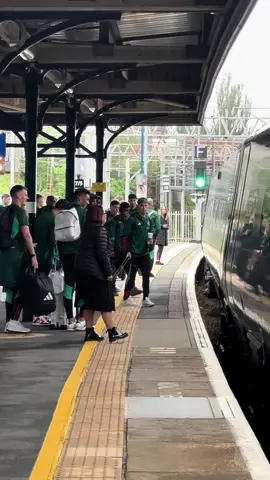 Manchester united squad boarding their train to london before the fa cup final #football #viral #fyp #foryou #foryoupage #fypage #redmen #red #final #facup #facupfinal #manchester #wembley #london #united #city #manunited #mancity #train #players 