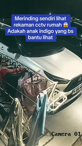 Horor banget semalem lihat rekaman CCTV rumah di garasi gantungan baju nya bisa gerak gerak sendiri 😱😱 ada kah anak indigo yg bs bantu lihat ada makhluk tak kasat mata apa yg bermain disitu 😣😣 #rekamanhoror #mistis #fyp  #cctvseram  #horror 