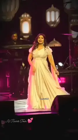 Dance... 🥰🥰#shreyaghoshal #shreyaghoshalarmy #shreyaghoshalliveinconcert #viralvideoシ #todaybestreels #indianbestsinger #reelsfypシ #virals