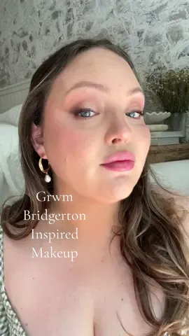 Get ready with me doing bridgerton inspired makeup. I was obsessed with Francesca Bridgertons makeup in the show so pretty. I want to be an extra in bridgerton so i can just wear the dresses and get glammed up.  #grwm#makeuptutorial #bridgertonmakeup #bridgerton#makeup#glowymakeup  Glowy makeup 