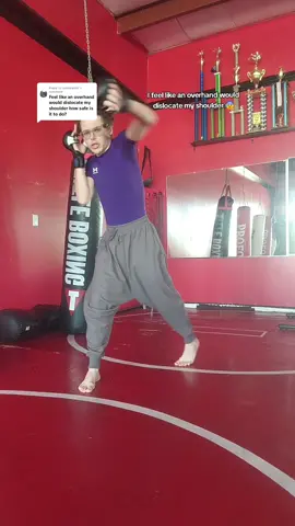 Replying to @sandparrot A safe overhand? Just turn it over brother #combatsports #kickboxing #mma #sensei_jefree #senseigeoff #karate #muaythai #martialarts #boxing 
