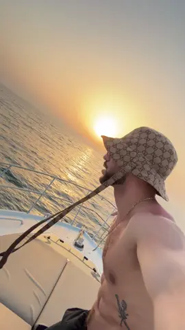 🌅