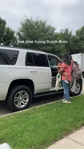 ill catch up with yall when we get home but dutch bros was AMAZING 🤩 @𝗺 𝗶 𝗰 𝗵 𝗲 𝗹 𝗹 𝗲 ✨🦋. makes me crave it! #dutchbros #fyp #toddlermom #2under3 #coffee #CapCut 