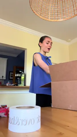 Super casual glimpse into a day working from home as a social media manager #socialmediamanager #socialmediamarketing #wfhvlog #remotework #influencermarketing #workvlog #workdayinmylife 