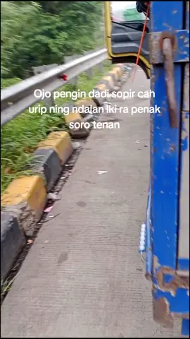 soro cah ra penak☺😁#xyzbcafypシ #fypシ゚viral #xyzbca #truklovers #gabutberkedoksupir 
