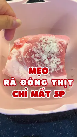 Mẹo rã đông thịt nhanh chỉ mất 5 - 10 phút #megaodaily #meovat #meovatcuocsong #meovatnhabep #radongthit