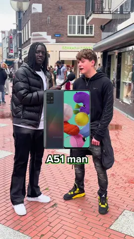welke telefoon kan niet meer? 📱👇 #voorjou #viraal #trending #straatinterview #interview #tgs #thegrindside #fyp #foryoupage #grappig 