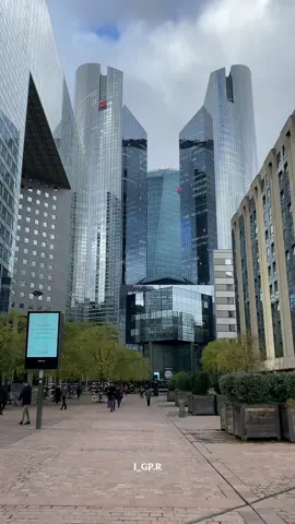 📍 La Défense, Paris, France 🇫🇷 لاديفانس في باريس ✨ . ‏#glorious_places_france #أماكن_رائعة_فرنسا📍🇫🇷 . . . . ‏‎‏#travellove #travelblogger #naturе #sunset #france #super_france #wonderful_places #view #سفر #سياحة #france #france🇫🇷 #OOTD #luxurytravel #luxury #فرنسا #فرنسا🇫🇷 #خريف #شتاء #سياحه #honymoon #باريس #اكسبلور #explore #ترند #eiffeltower #ladefense #لاديفانس