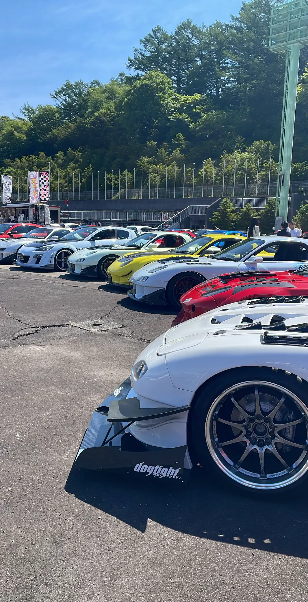 天気にも恵まれた榛名ロータリーミーティングお疲れ様でした！来年にはRX-7を納車したい😭 見るのに夢中で写真とか動画全然撮ってませんでした笑 #榛名ロータリーミーティング #榛名 #榛名山 #ロータリー #ロータリーエンジン #rx7 #rx8 #fd3s #fc3s #se3p #rotary #rotaryengine #rotarypower #車好きと繋がりたい 