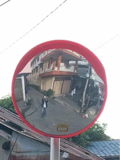 desri dan foto randomnya