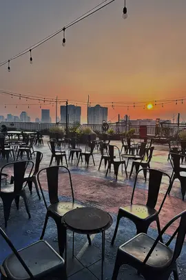 Sunset ku ku sore ini  📍Kobain Coffee Plaza Semanggi #sunset #rooftop #rooftop #kobain 