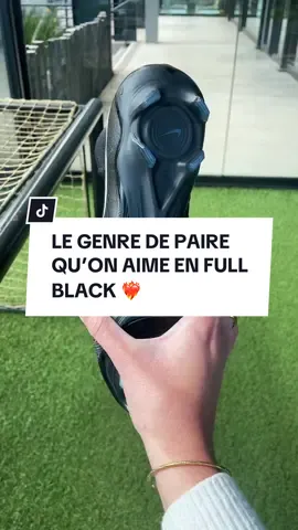 Décris en 1 mot la Phantom full black 🥷  ➡️ Espacefoot.fr #espacefoot #sportstiktok #nikefootball #footballtiktok 