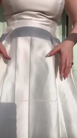A pretty little white dress.  Such a simple yet elegant white dress perfect if you are a bride or looking for a graduation dress. 🦢🤍 so good! #onlinevsonme #whatibought #onlineshopping  #capsulewardrobe #musthaves #trending #bride #whitedress #TikTokFashion 
