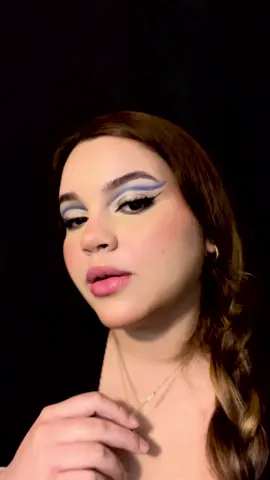 blue makeup process #processvideo #bluemakeuplook #orlandoflorida #influencer #influencermakeup 