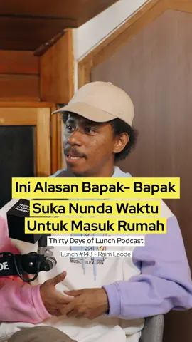 Bapak-bapak, relate ngga nih sama apa yang di bicarain sama @raimlaodetiktok ! Coba share pengalaman lo saat udah jadi bapak dong! Hosted by: @fellexandroruby @sheggario  #thirtydasyoflunchpodcast #Orangtua #parents #ceritabapak #raimlaodekomang #podcastindonesia #thirtydaysoflunch