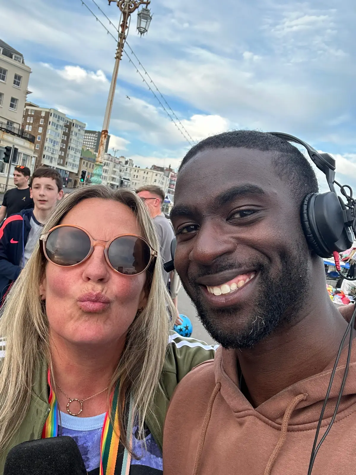 Can anyone guess who this is? She was definately the life and soul of the party!  #djagonline #eastenders #lorrainestanley #djlife #tiktokdj #brighton #pioneerdj #soundboks 