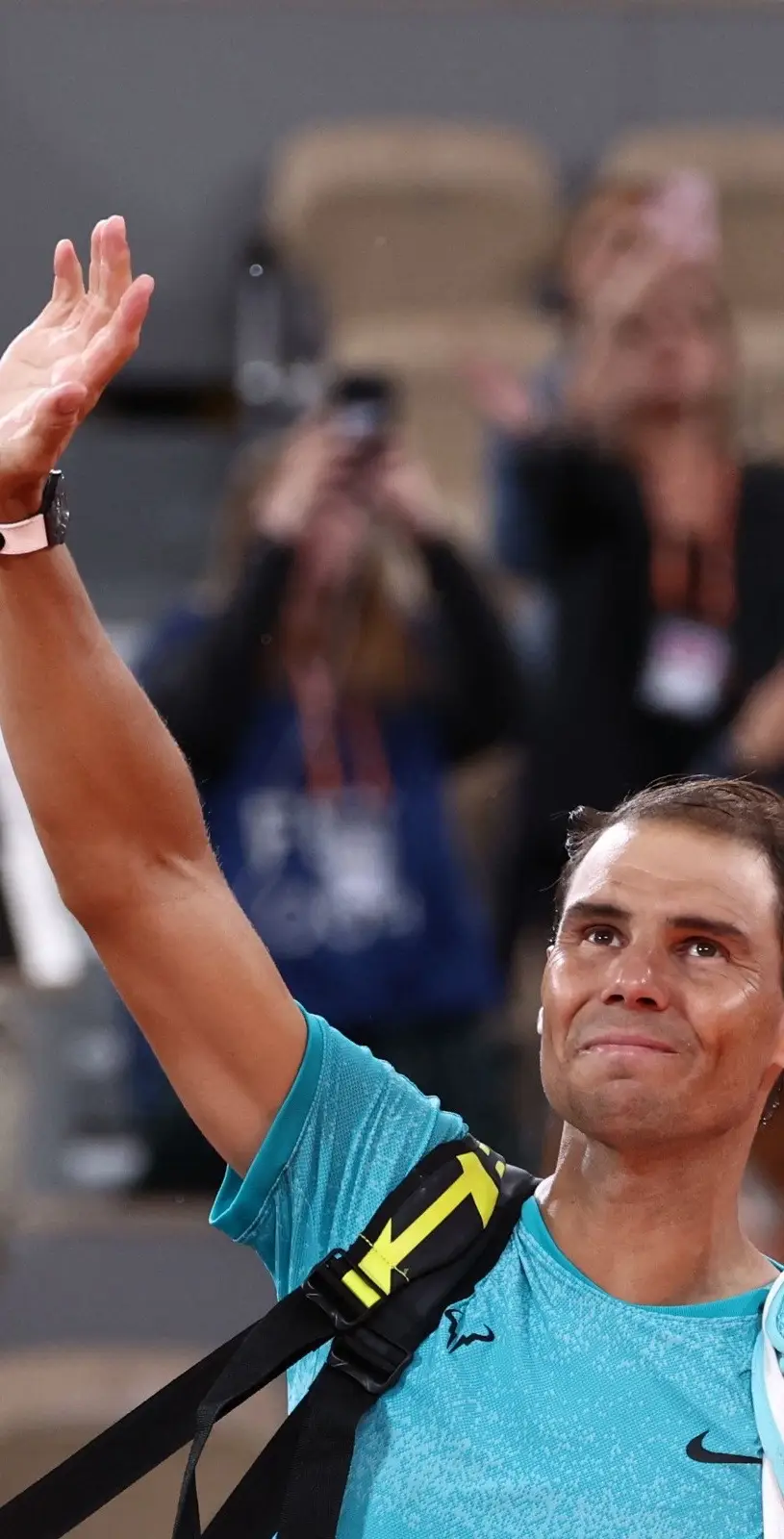 Nadal cae ante Zverev en su regreso a Roland Garros en un partido con aroma de final. El alemán venció al tenista español en tres sets (6-3, 7-6(4) y 6-3).  “No puedo asegurar al 100% que haya sido mi último partido en Roland Garros”, dijo Rafa. #tenis #deportesentiktok #tennis #rafanadal #rolandgarros #paris #francia #france #nadal