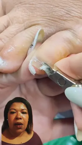 Cutilagem raiz. Quem mais gosta assim? 🙋🏾‍♀️ #nails #cutilagemperfeita #satisfying #unhas #viral 