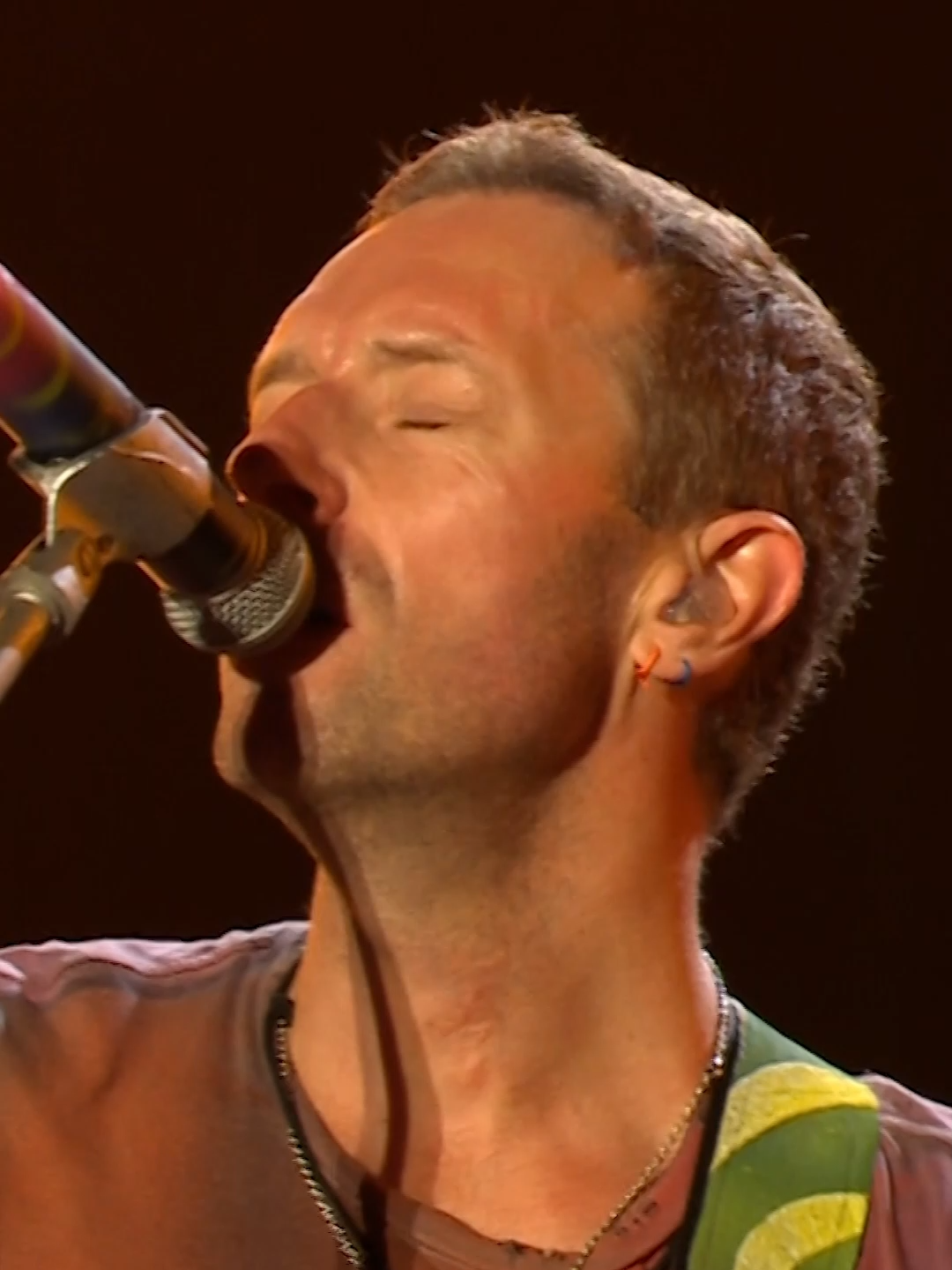 El himno para el amor. ❤️ Coldplay - Yellow | BBC Radio 1's Big Weekend (26/05/2024) . . . #Coldplay #ColdplayConcert #ChrisMartin #ColdplayLive