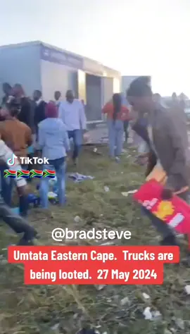 trucks being looted 27 May 2024 , cape town and the world must watch this #2024 #news24 #Duet #crime #loolooting #capetown #equality #focus #westerncape #trendingnow #latest #kwazulunatal #viral #southafricatiktok #exposed #election2024 #vote #bbcnews #sabcnews 