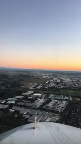 My last flight landing the Boeing 717. Landing is into Melbourne Australia onto runway 34. It was in VH-YQW, This is the last 717 ever built. My next post will be from the A220. 😊✈️ #lastflight #touchdown #butter #Boeing717 #qjet #Australia #melbourne #pilot #jetpilot #landing #pilotsview #iphone13promax #avgeek #view #tiktok #A220 #717 #B717 #airlinepilot #real #captain #sunrise #qantas #qantaslink #lovemyjob #cockpit #flightdeck 