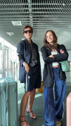 #lookdujour #outfitcheck #momanddaughter #MomsofTikTok #outfitinspo #matchingoutfits #fashiontrends @loladorn 