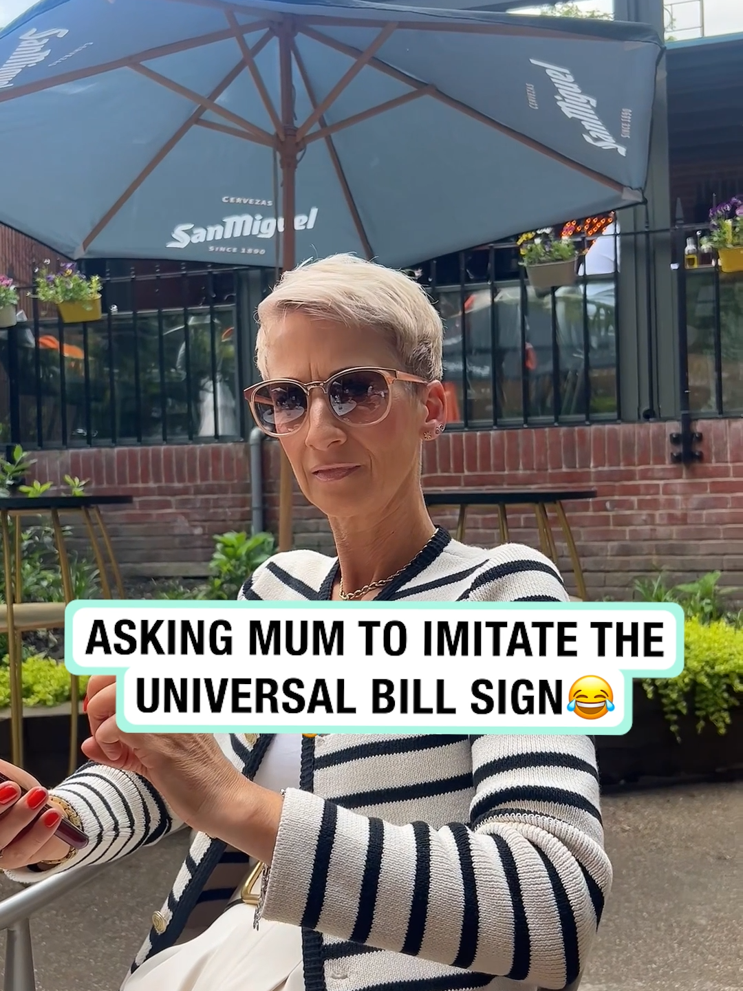 No wonder she looked so confused  🤣 (🎥: IG/izzyhill45) #icon #iconic #queen #funny #mum