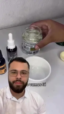 Sábio Marco Biaggi! Já salva aí e manda pra amiga ! Ajuda na queda e no crescimento! E dá um brilho !! #receitas #nutricao #receitacaseira  Instagram da moça do vídeo: @dudacrespinha
