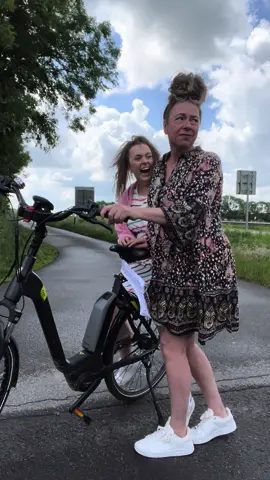 Fahrradtour mit Mama @Gunda #mom #daughter #fun #funny #funnyvideos 
