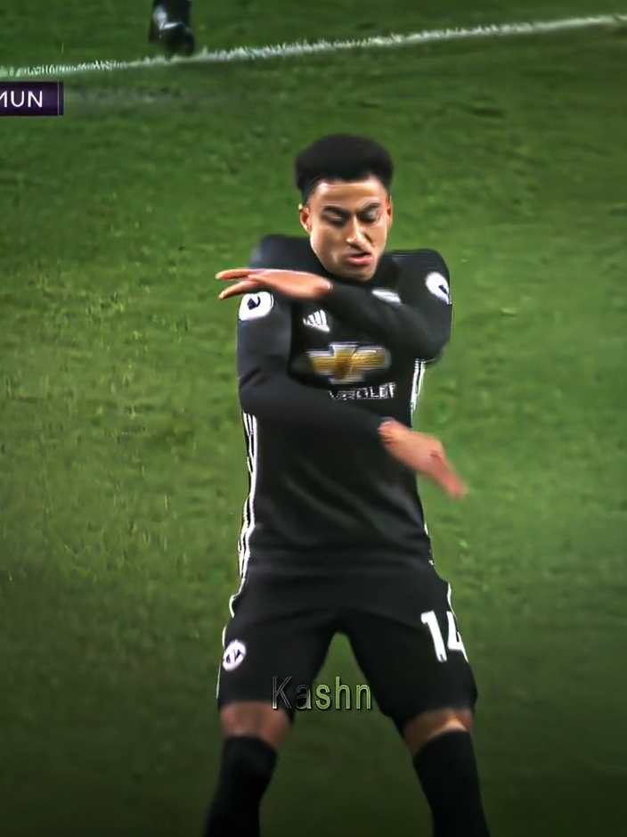 nhạc cuốn|  #manchesterunited #jesselingard #dance #afftereffects #football #fyp #viral . . . . . . . . . . . . .  .@ng_minh_04