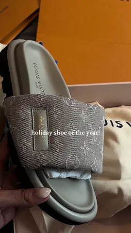 she obsessed!#louisvuittonslides #louisvuitton #foryoupage #holidays #foryoupage 