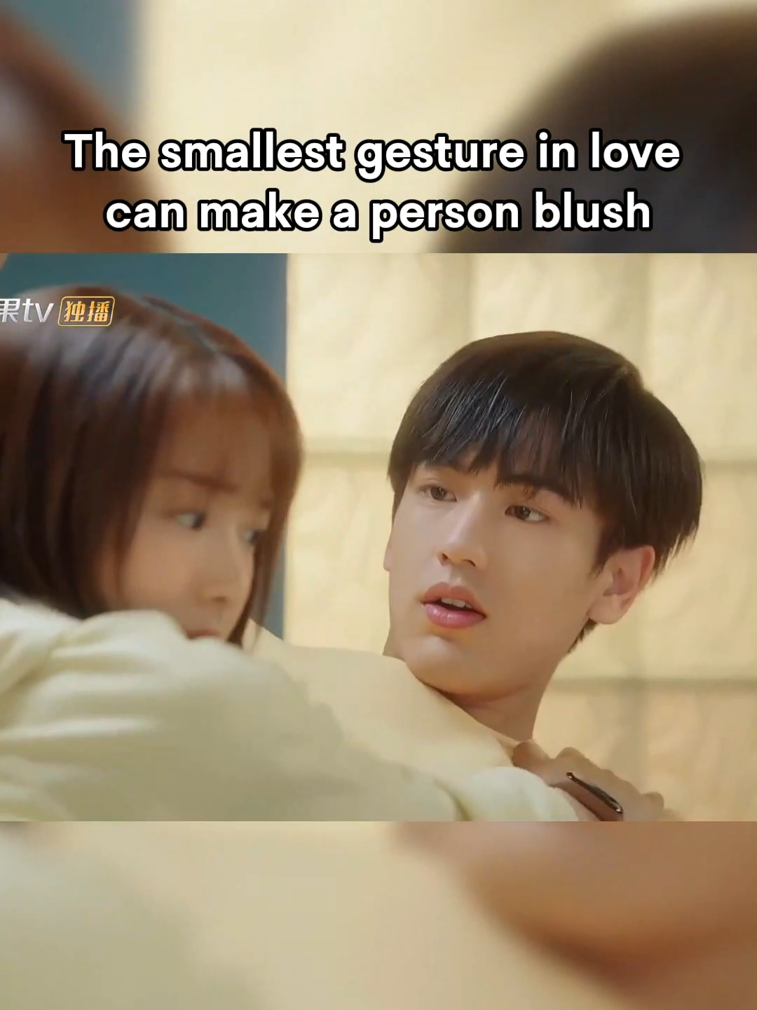 The smallest gesture in love can make a person blush #SparkleLove #LingMeishi #ZhangLinghe #MangotvSweetdrama #highlights #dramatic #cdrama Mobile users download MangoTV App 👉 https://bit.ly/MGTVIntl