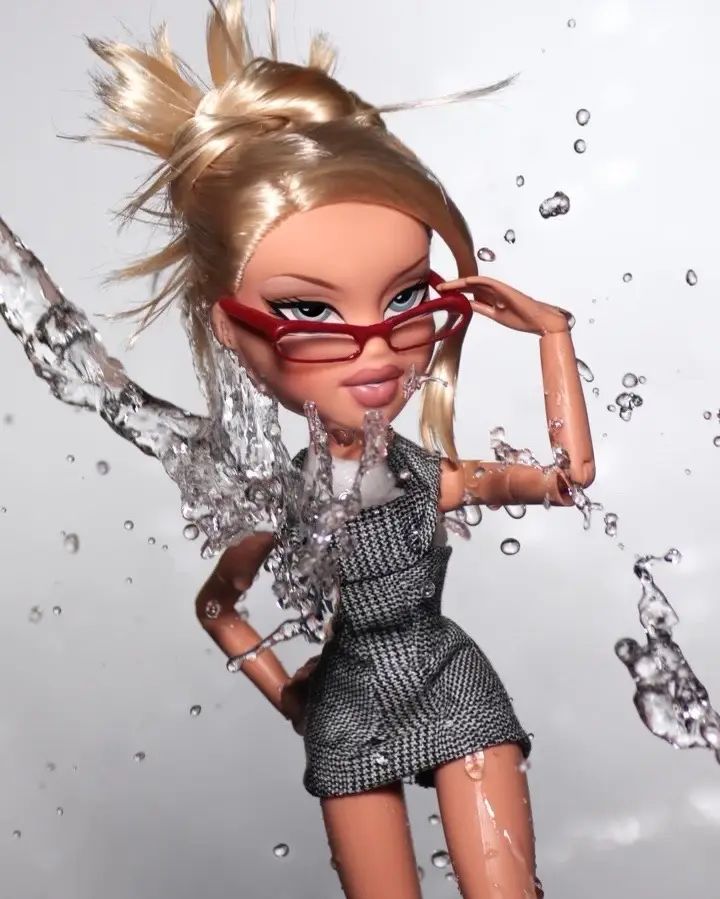 POV you’re the office siren at work aka the main charcter 💻 📈👄#bratz #office #girlboss #officesiren #fashion #working #work #maincharacter #tiktok 