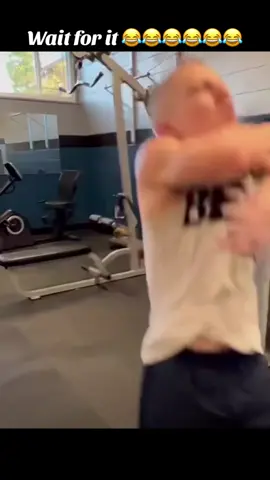 Dwarfs are funny 😂😂 #fyp #fypviral #fypage #fypシ゚viral #viral #viralvideo #viraltiktok #funny #workout #viralvideo #viraltiktok #funnyvideos #funnyvideo #blowthisup #foryou #foryoupage #tiktok #funnytiktok #gym #foryourpage 