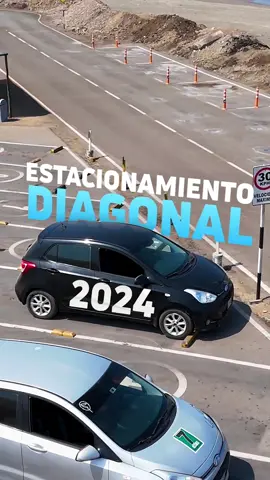 Domina el último estacionamiento diagonal como un experto #touring #viral #viralvideo #brevetea1 #estacionamiento #fyp #fypシ゚ #fypviral #examendemanejo #escuelademanejo #limaperu #nuevo #callao #actualizado 