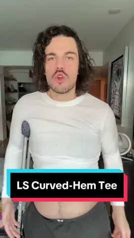 Todo está en el fit de tus playeras! 😮‍💨 ¡La LS Curved-Hem Tee llegó para quedarse! Hecha con el mejor algodón peinado y maquilada en México, esta playera es ligera, fresca y perfecta para cualquier ocasión.