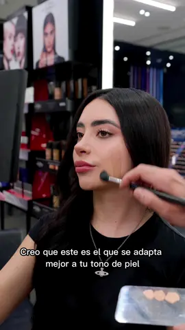 ¡Al fin encontré la base ideal para mí! ❤️ Fui con mis amigxs de MAC para que me ayudaran a encontrar mi tono perfecto de la renovada Studio Fix Fluid. Me encantó cómo se ve mi piel porque, además de sentirse súper ligera, la mantiene hidratada, controla el brillo y protege mi rostro del sol con su SPF 15. Visita tu tienda más cercana para encontrar tu tono perfecto entre los 56 que tienen disponibles. @maccosmetics  #IWearMAC #MACStudioFixFluid #MACCosmeticsMX #Publicidad