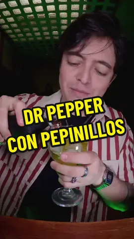 Dr Pepper con Pepinillos 😖 de lo más EXTRAÑO que he probado  ¿Delicia o Aberración? 🤮🌡️🤤 #drpepper #pepinillos #foodbeast #bebida #comedia #fyp