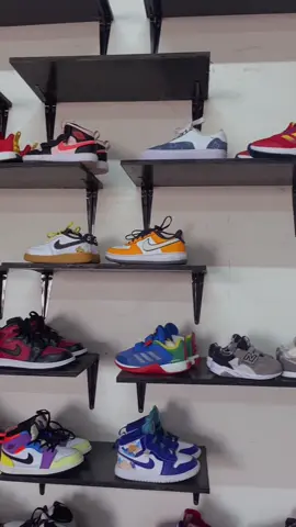 Gudang pusat Sepatu thailand 💯 #sepatumurah #sepatuimport #sepatuanak #sepatusneakers #sepatusekolah #sepatuanakimport #sepatuanakbranded #sepatuanakviral #fypシ #viral #fypシ゚viral #sepatusecondbranded #bundlekasut #thailand #indonesia 