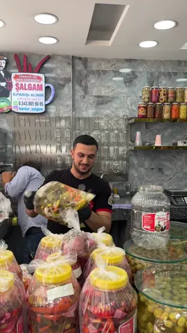 Türkiyenin her yerine kargo mevcuttur… #Adana #SokakLezzetleri #NeYesekYaa #Turşu 