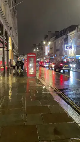Rain 🌧️☔ night LONDON ❤️ #fypシ #fypage #fyp #fypシ゚viral #foryoupage #unitedkingdom 