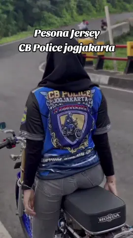 cantiknya siapa ini bolo pesona ukthi pakai Jersey CB Police Jogjakarta 14 THN anniversary anane mung matur nuwun  bolo... #cbpolicejogfest #cbpolicejogja #cbpolice #14thaniversery #cupcut #herexjateng #fyp  #cbsendayu #cewekcb #jogrexfest 